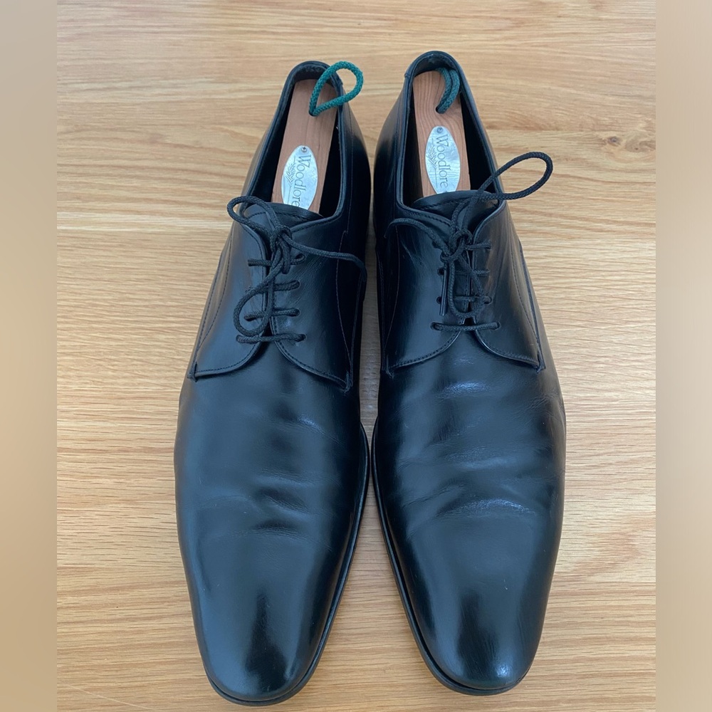 Prada men’s black leather lace up dress shoes